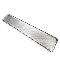 Plaque chromée droite sur panneau de porte Fiat 124 Spider (jusqu'à 78) Plaque chromée droite sur panneau de porte Fiat 124 Spider (jusqu'à 78)