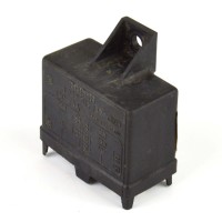 Benzinpumpenrelais Fiat 124 Spider (Überholt und modifiziert mit 2 Jahre Garantie) (+80€ Pfand) Benzinpumpenrelais Fiat 124 Spider (Überholt und modifiziert mit 2 Jahre Garantie) (+80€ Pfand)